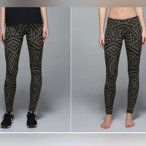 Lululemon Wunder Under Full-on Luxtreme Chevron Shuffle size 6